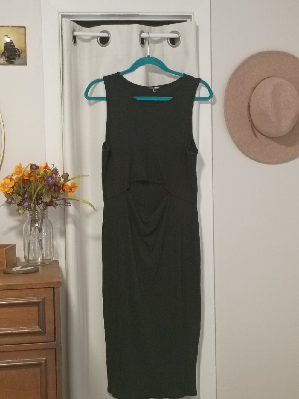 Fashion Nova 1X black sleeveless midi dress with a bodycon silhouette